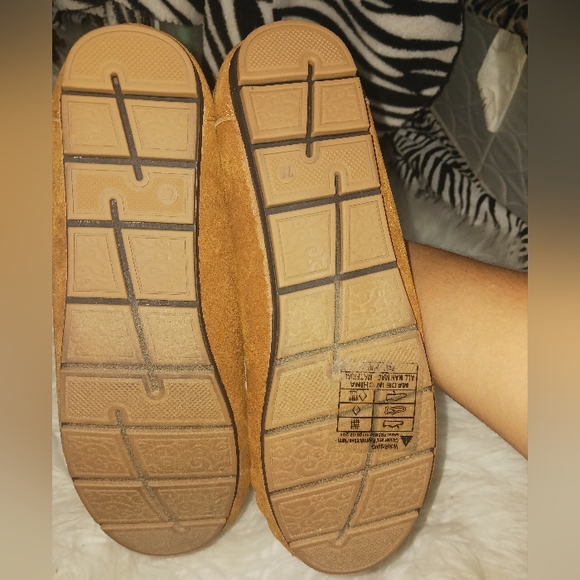 NEW Alexis Bendel women camel brown fur comfort flat shoes - Picture 12 of 12